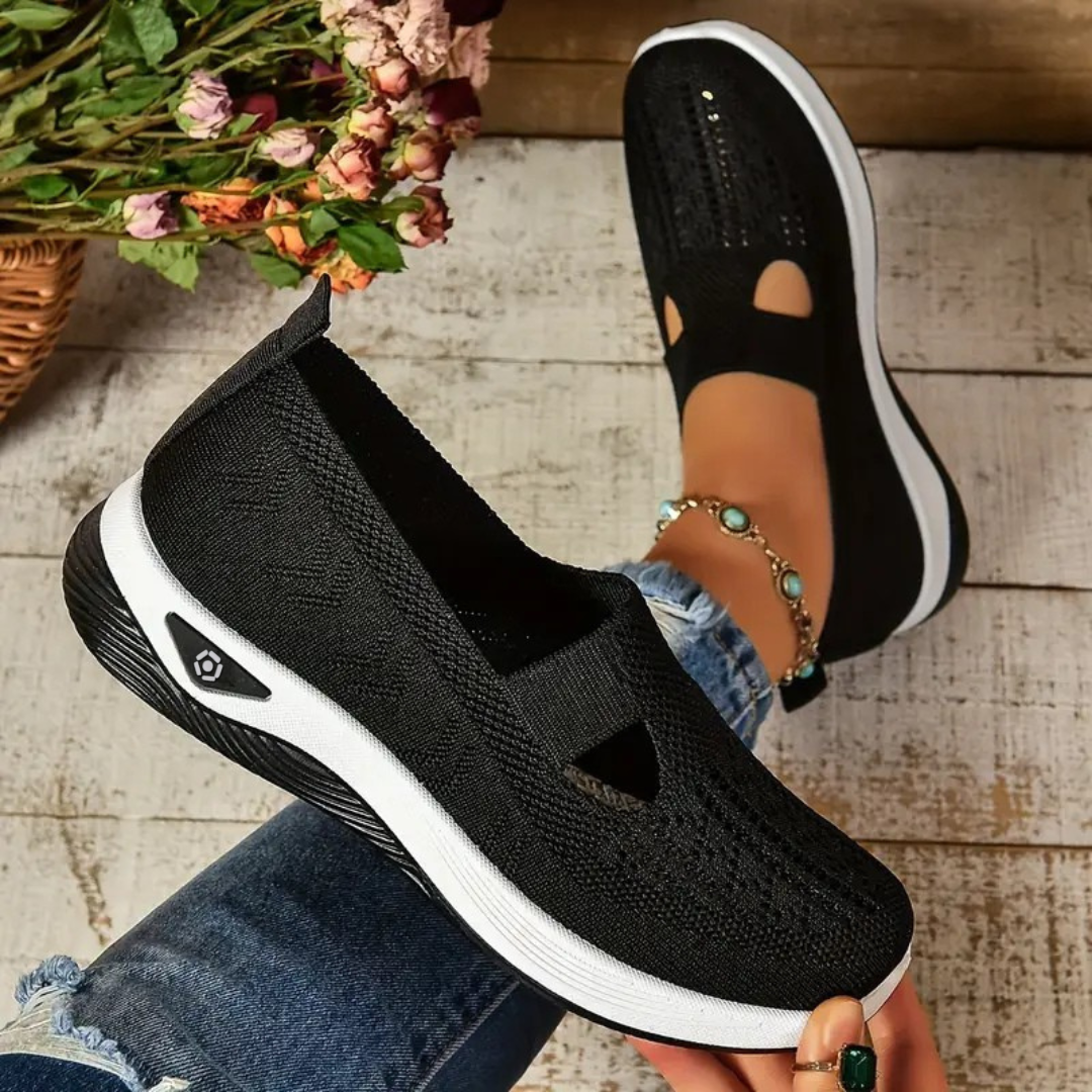 Black / 11