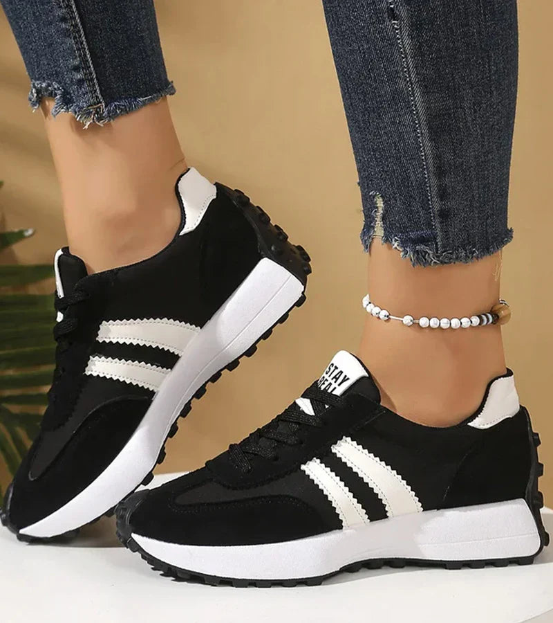 Black / 11