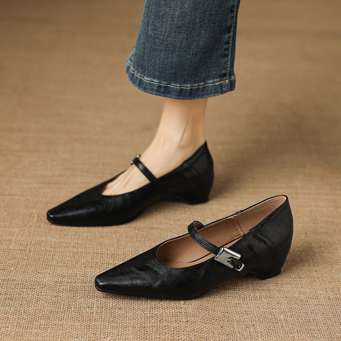 Black / 12