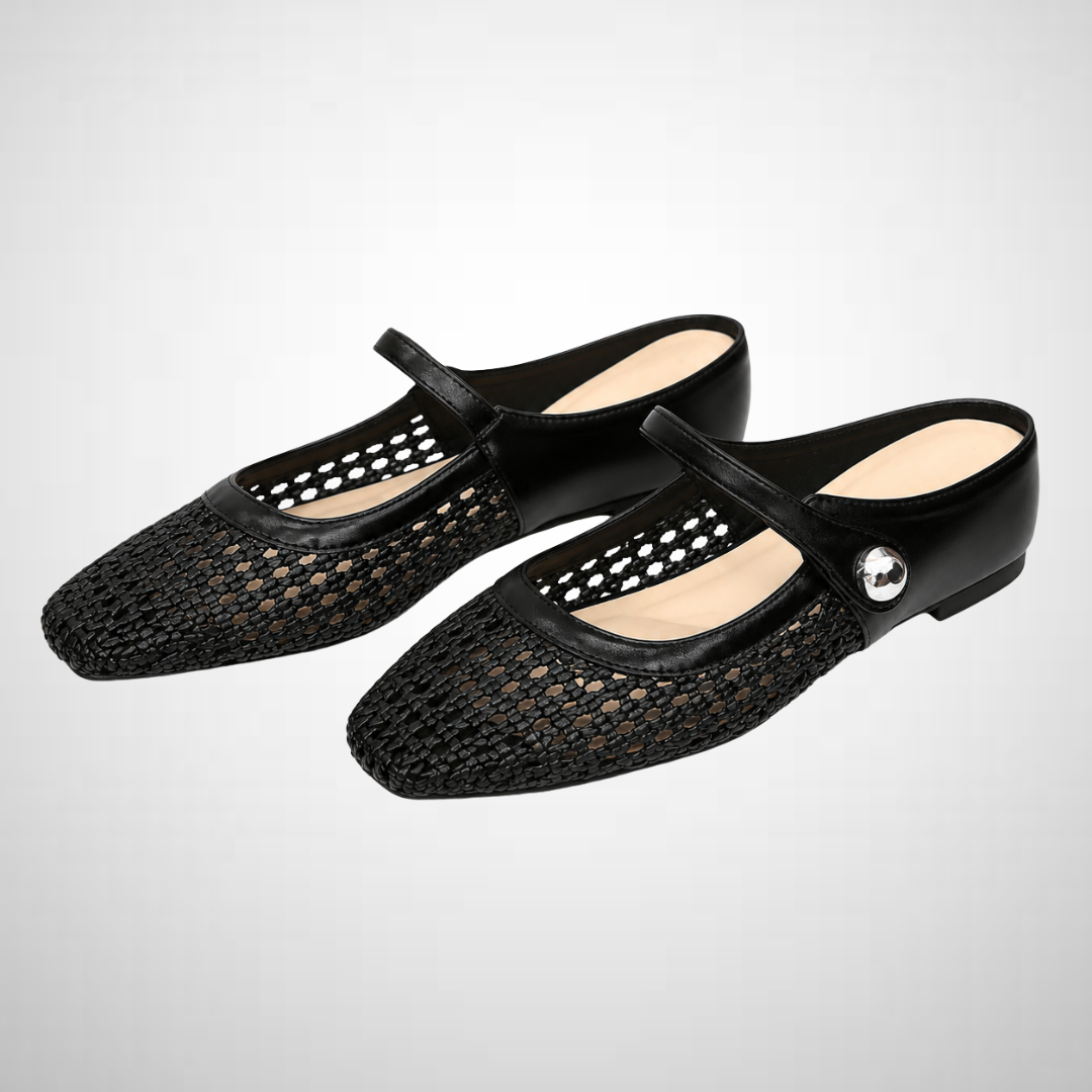11 / Black