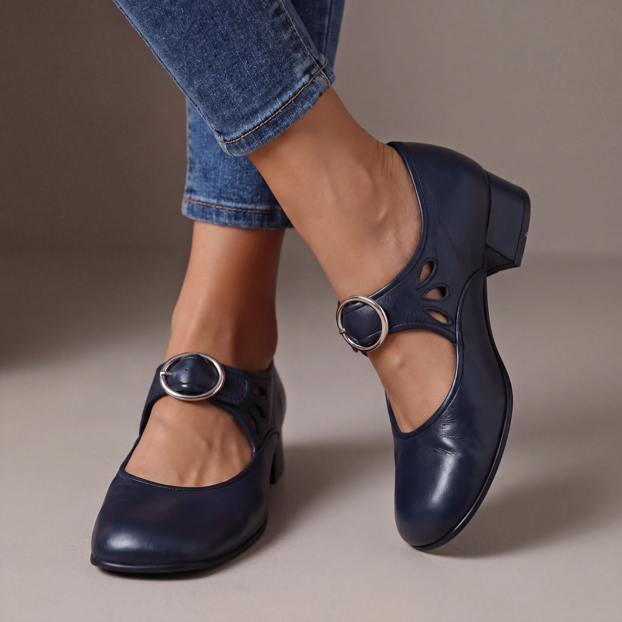 Navy Blue / 12